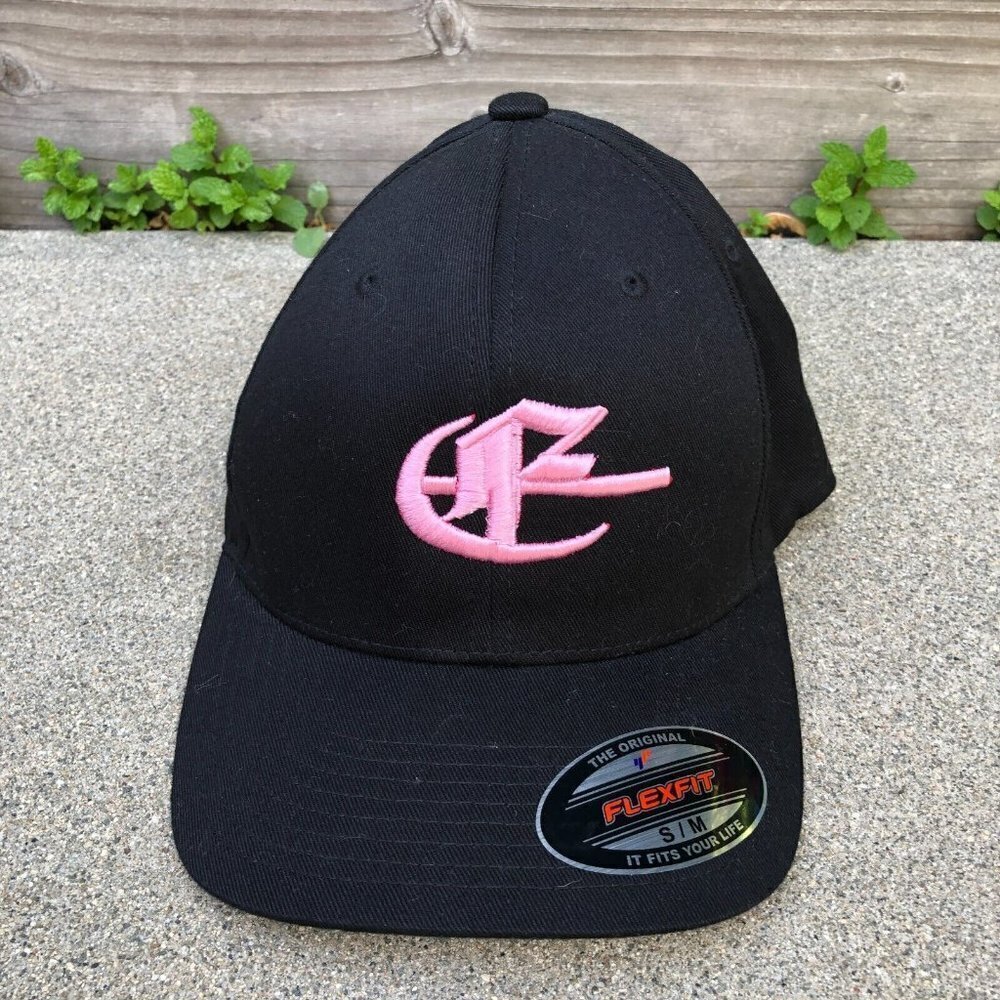 YUPOONG Fitted Baseball Hat Unisex S/M Black Pink Embroidered Cap​​​​​
